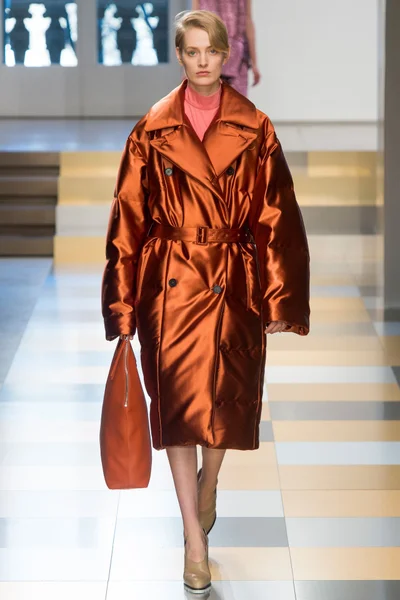 Look 44